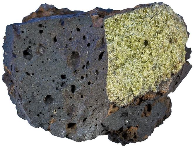 basalt host rock with peridot habit